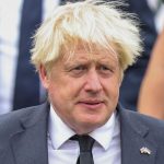 Boris Johnson vzkazuje Donaldu Trumpovi: Nebuďte prezidentem, který Putinovi dopřeje vítězství